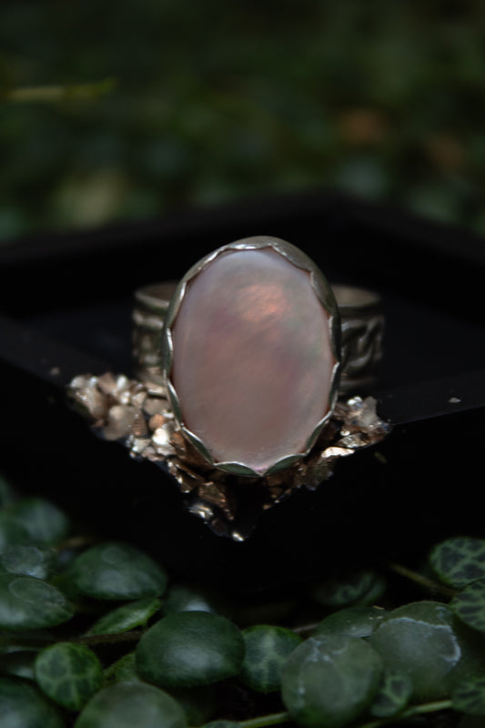 Mother of Pearl Ring - Size 8.25